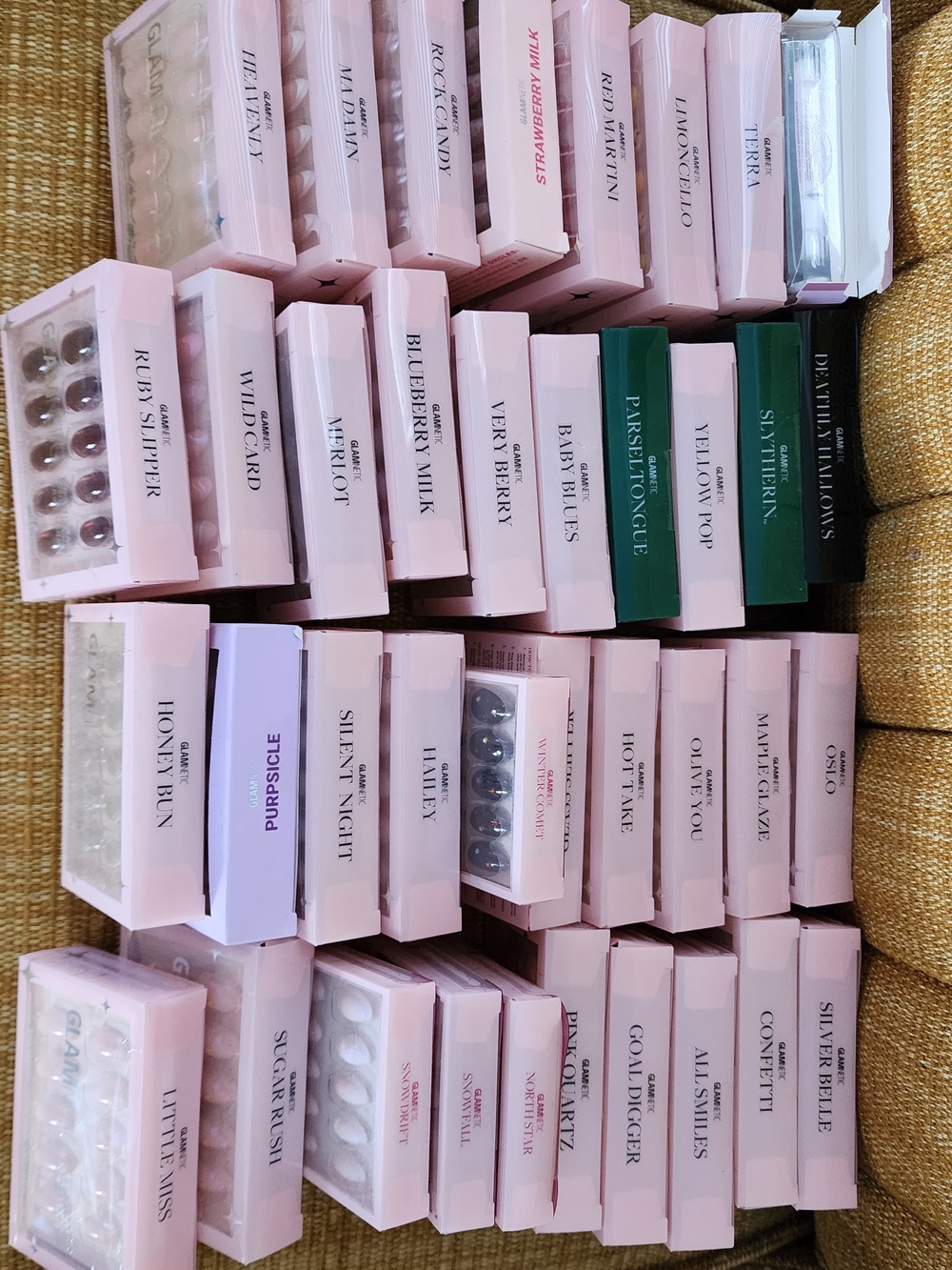 Lot Of 38 Glamnetic Press Ons - Picture 2 of 2